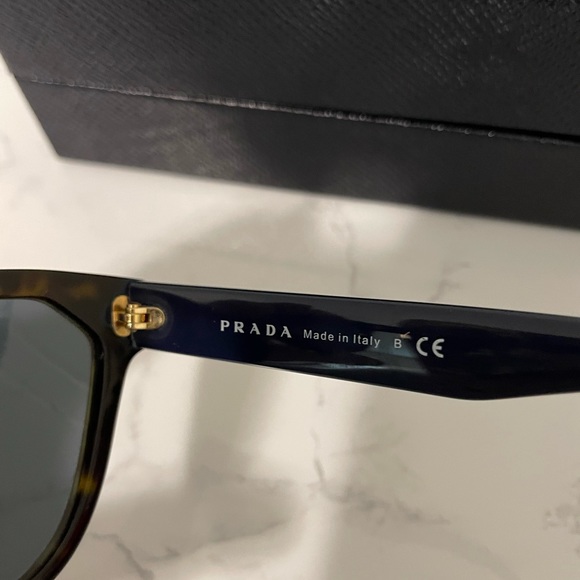 NWOT Prada Sunglasses (women) - Picture 4 of 7